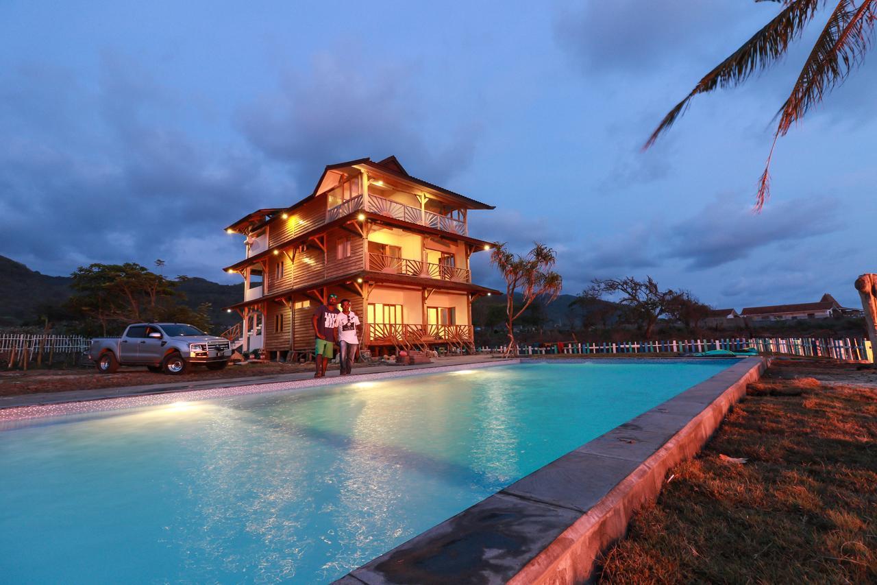 The Tree House Sumbawa Hotell Huu Exteriör bild